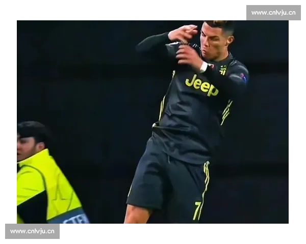 文班亚马复刻 C 罗经典 Siuuu!跨界致敬点燃体育圈共鸣 文班亚马复刻 C 罗经典 Siuuu!跨界致敬点燃体育圈共鸣