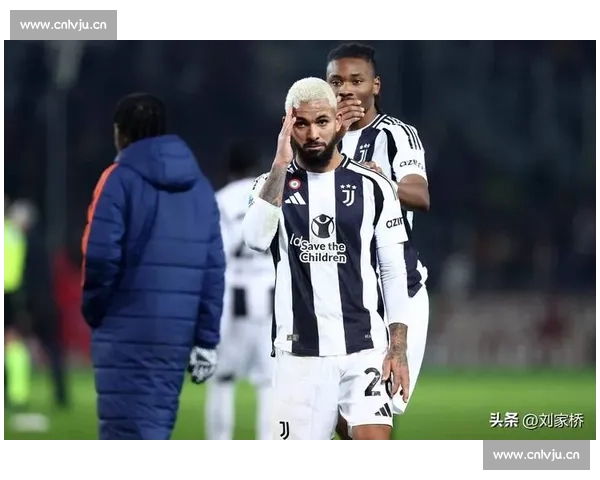 斯基拉:曼联询价道格拉斯・路易斯,尤文坚拒 5000 万回购条款 斯基拉:曼联询价道格拉斯・路易斯,尤文坚拒 5000 万回购条款